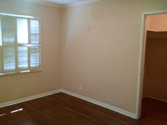 4th image of 10864 Kling St