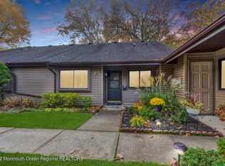 30 Hanover Ct, Red Bank, NJ 07701