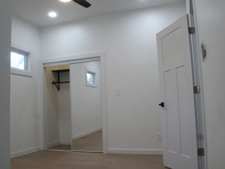 2109 Stansbury St — Photo 4