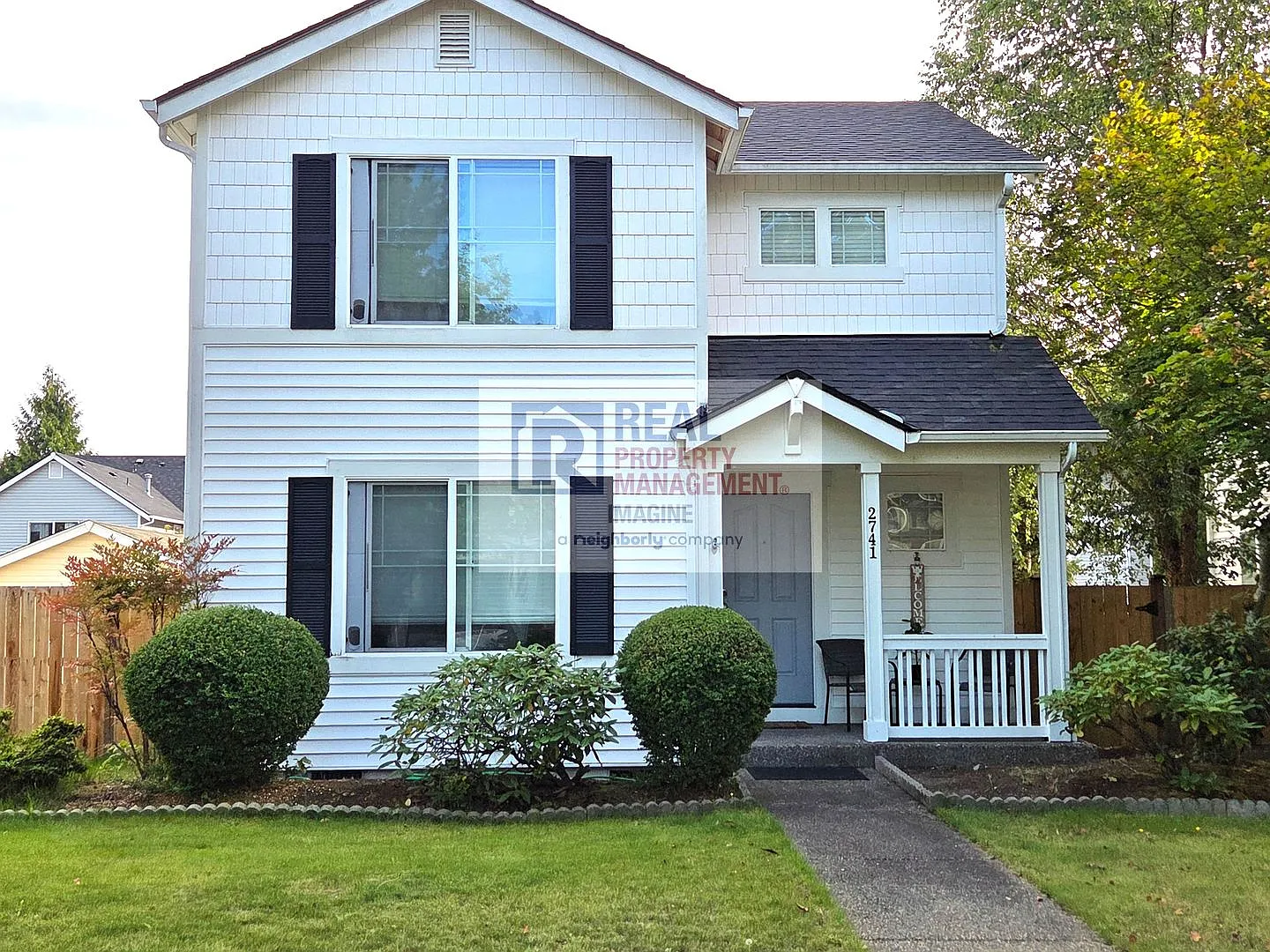 Check Out This Adorable 2.0 bedroom, 2.5 bath home! — Photo 2