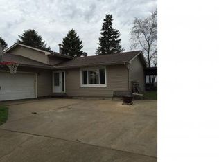 601 Brookview Dr, Farmer City, IL 61842