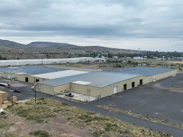 320 Snow Mountain Ave, Hines, OR 97738