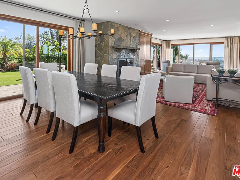 1120 El Medio Ave — Photo 4