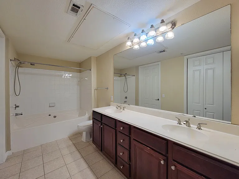 7575 Kirby Dr #2420 — Photo 14