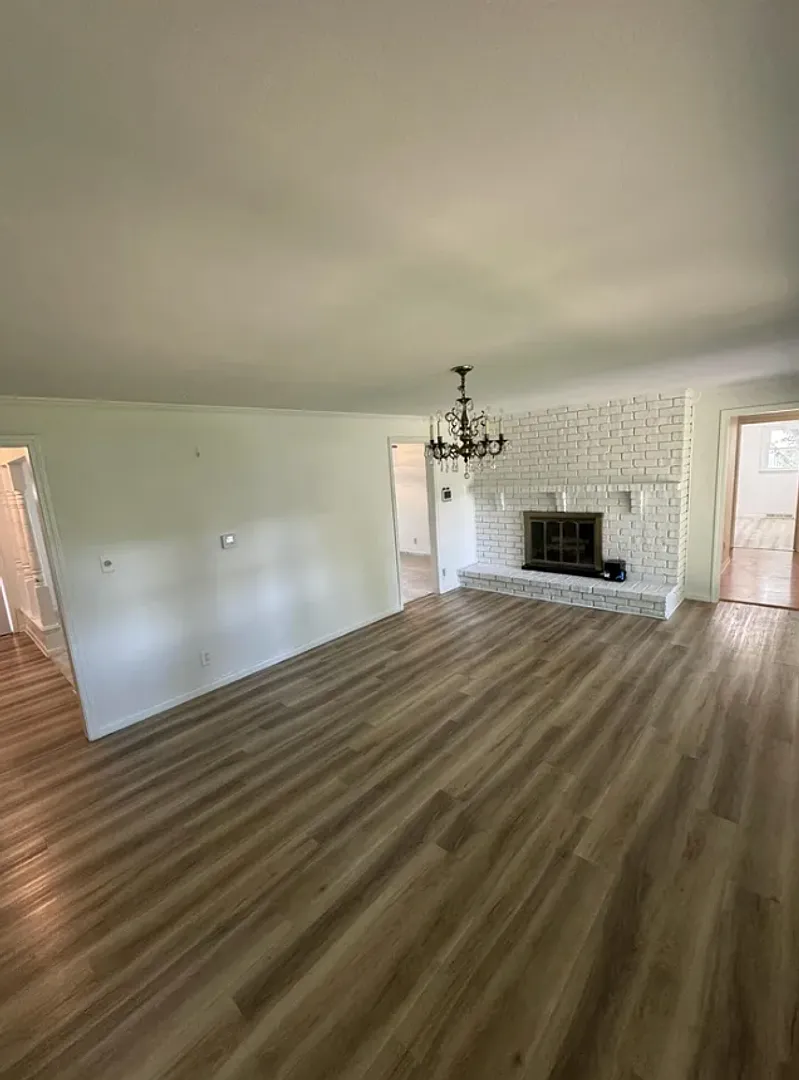 3 Bedroom | 2 Bath | 2 Car Garage | Pets Welcomed! — Photo 3