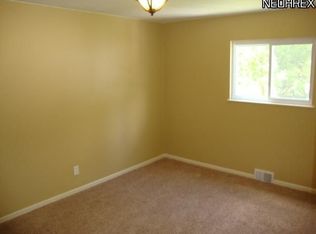 5660 Vickie Ln, Bedford Heights, OH