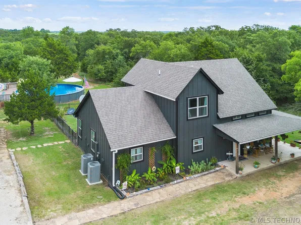 4614 Mayes Dr, Sulphur, OK 73086