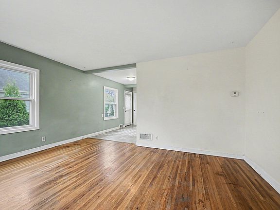 4th image of 5528 Penn Ave S