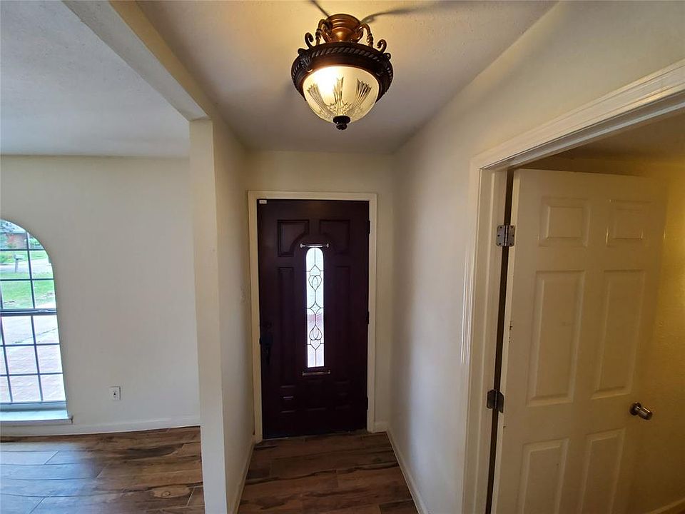 1st image of 9407 Eblen Dr