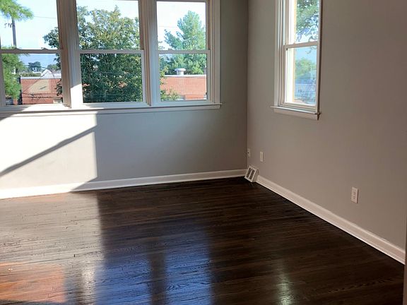 5th image of 3633 Berry Ave #B