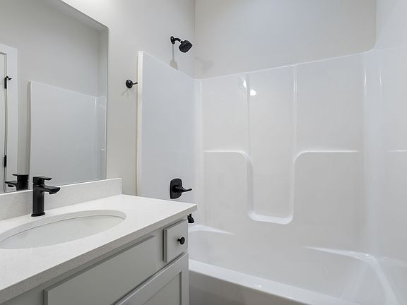 5th image of 446 S Longbranch Dr