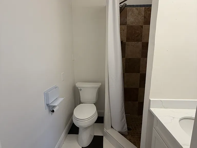 486 Main St #2 — Photo 3