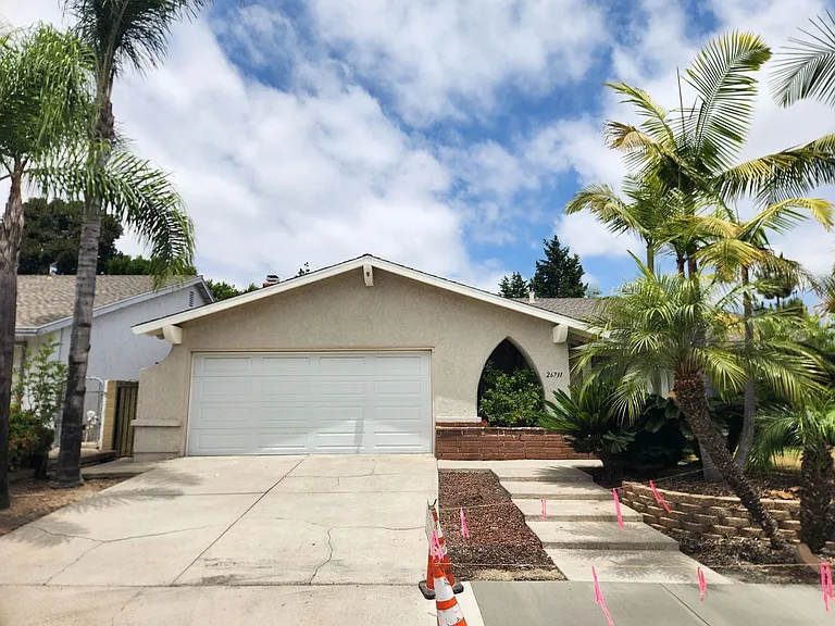26731 Valpariso Dr — Photo 2