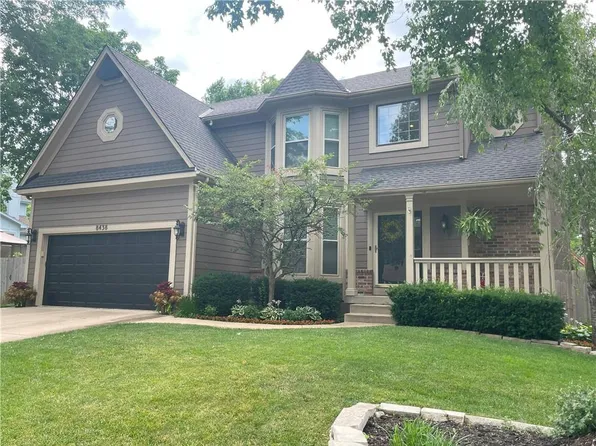 8438 Hallet St, Lenexa, KS 66215