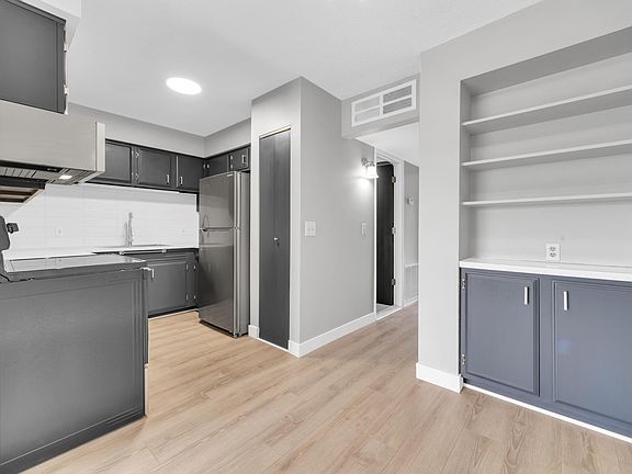 4th image of 348 E Elmwood Ave #25