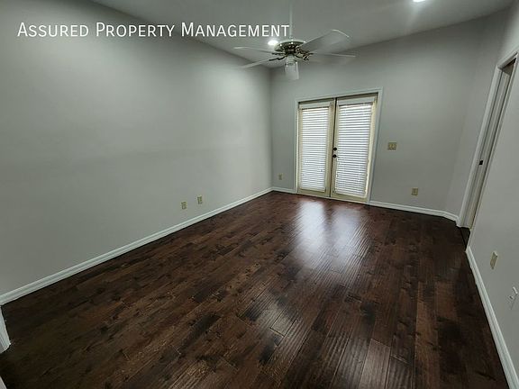 3rd image of 118 E Esther St