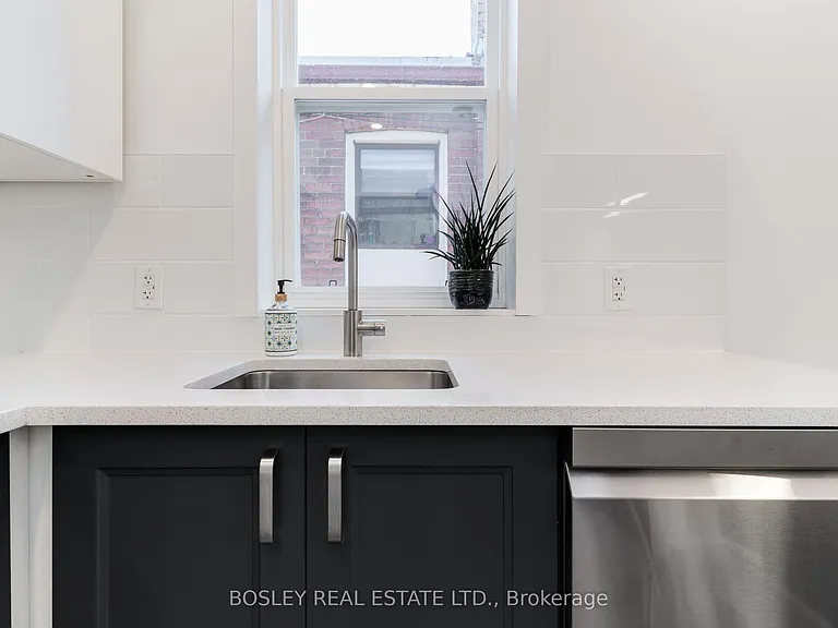 210 Westmount Ave #1 — Photo 23