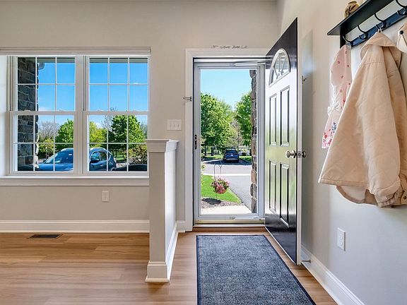 5th image of 23 Woodspring Cir
