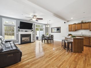 624 Main St APT 2, Fremont, NH 03044