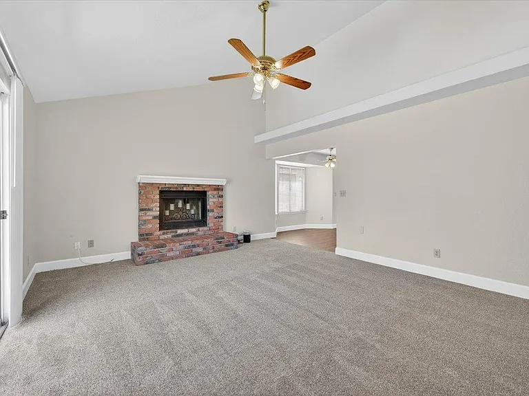 2176 E Decatur Ave — Photo 5