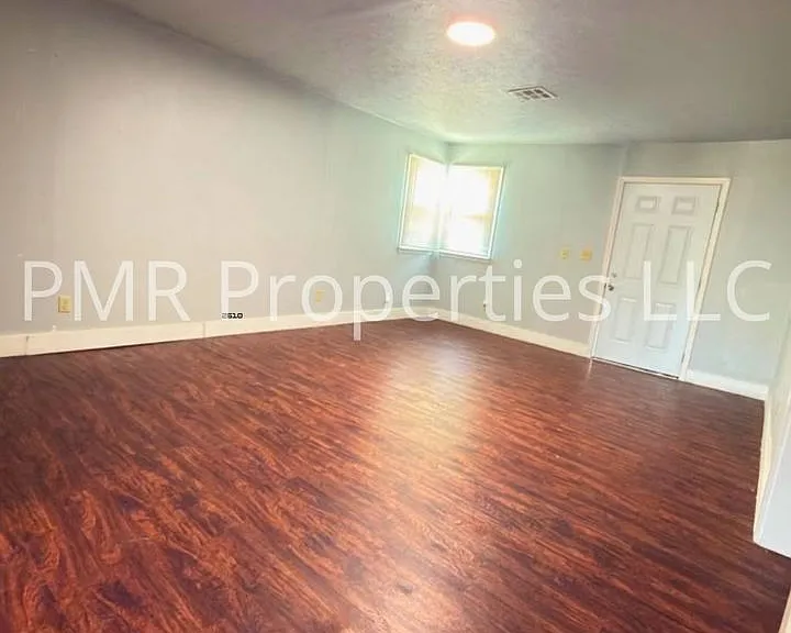1407 NW Lake Ave — Photo 6