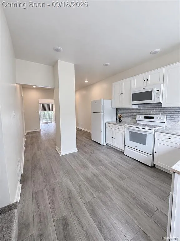3 bed, 1.5 bath, 1950 sqft, $1,350 — Photo 4