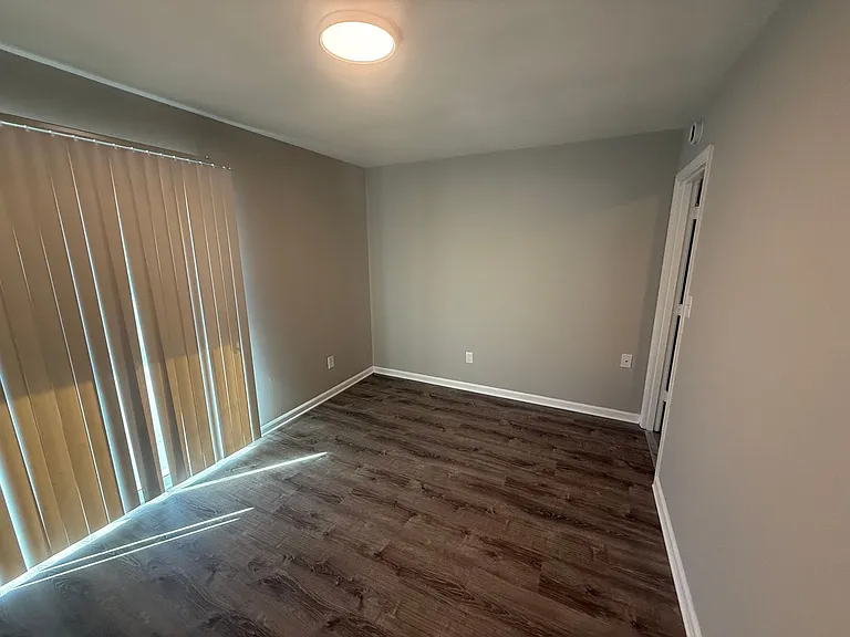 710 W Cunningham Dr #1 — Photo 7