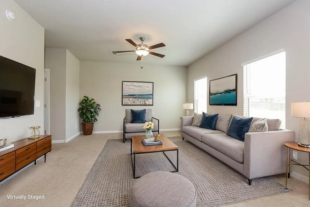 4 bed, 2.5 bath, 1646 sqft, $2,185 — Photo 4
