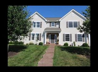 128 Baneberry Ln, Lititz, PA 17543