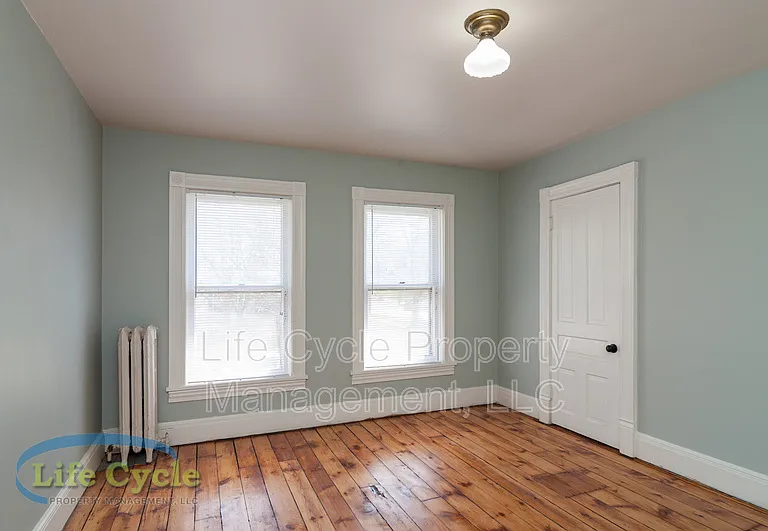 335 Washington St SE — Photo 27