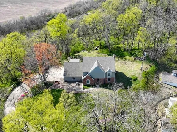 409 Summer St, Weston, MO 64098