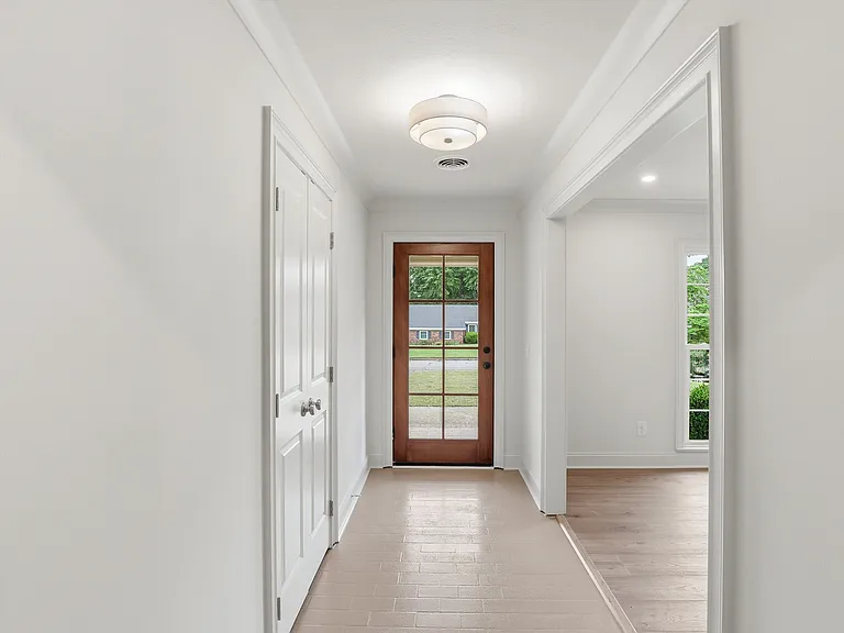 300 Kimberly Dr — Photo 3