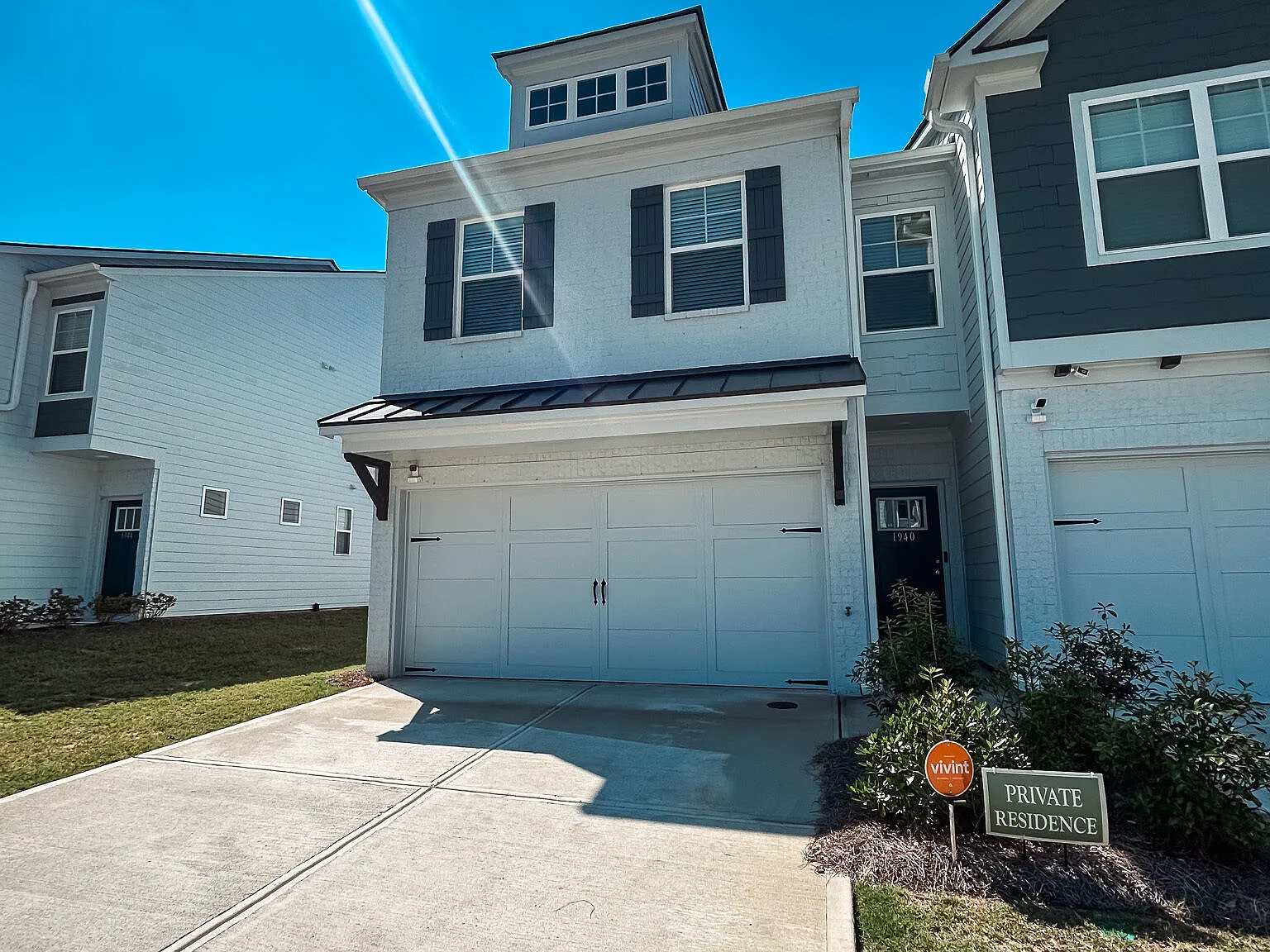 3 bed, 2.5 bath, 1818 sqft, $2,500 — Photo 1
