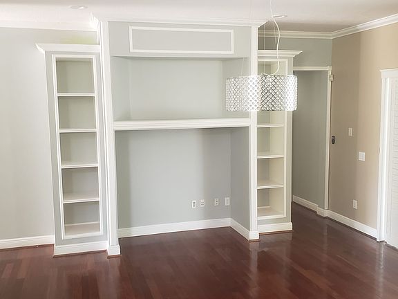 5th image of 833 SW 167th Ave