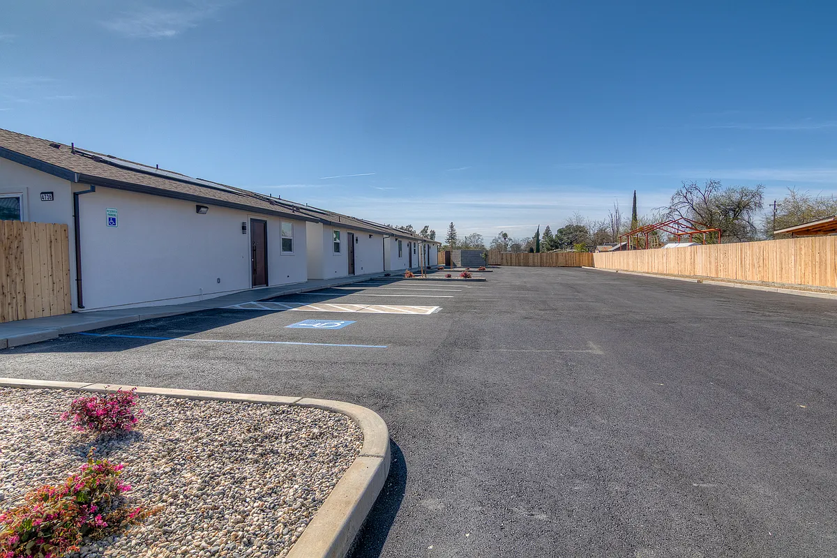 Building Photo - 4736 Fleming Way #1