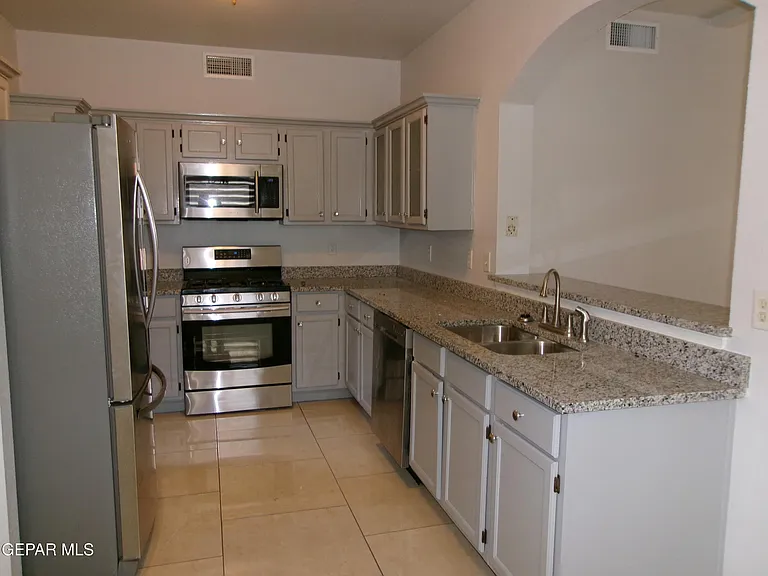 304 Alex Nicholas Ct — Photo 8
