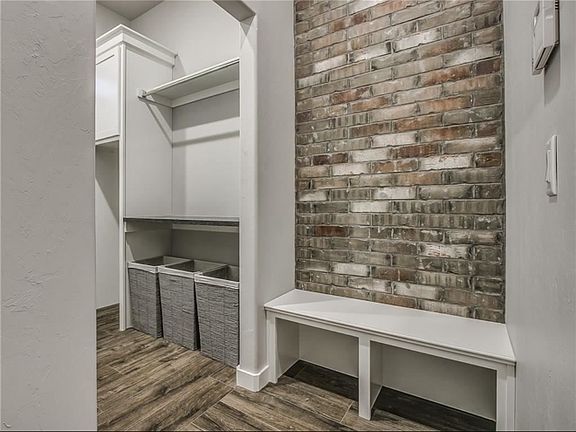 3rd image of 4116 Carmina Dr