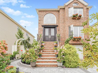 28 Brookside Loop, Staten Island, NY, 10309