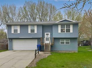 706 Royal Ave, Crooks, SD 57020