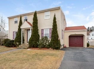 24 Hartford Rd, Worcester, MA 01606