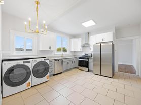 685 37th St, Oakland, CA