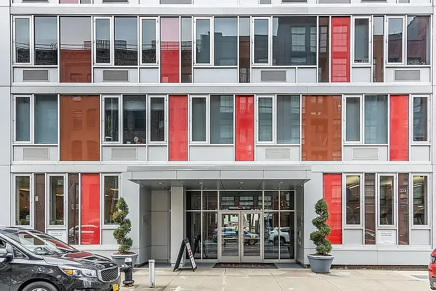 34 Berry Street — Photo 1