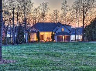 136 W Paces Rd, Mooresville, NC 28117