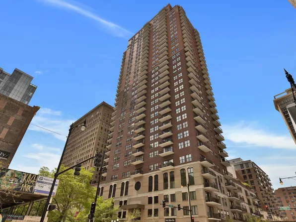 41 E 8th St APT 2A, Chicago, IL 60605