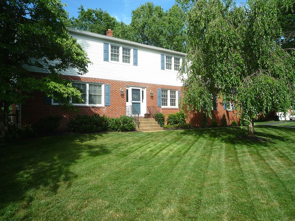 1st image of 1 Janice Dr
