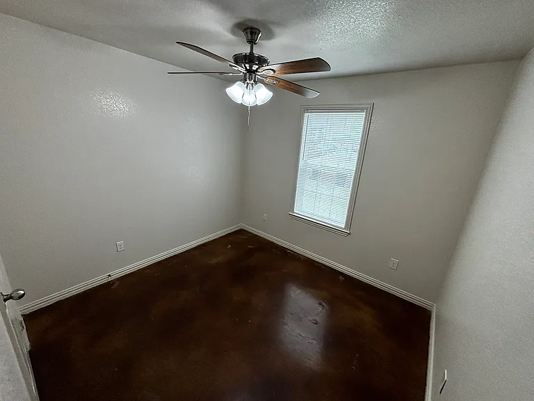 507 E Zenith Ave #A — Photo 17