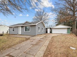 6722 N Birchwood Ave, Davenport, IA