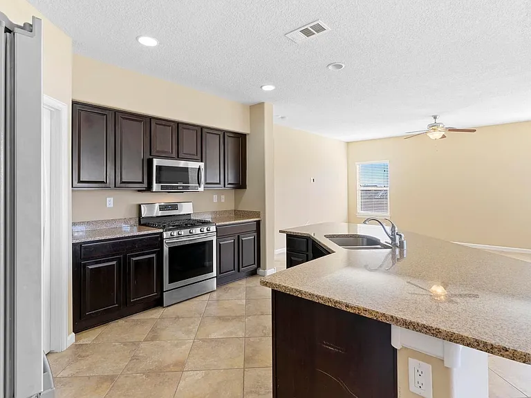 604 Loma Linda Loop NE — Photo 13