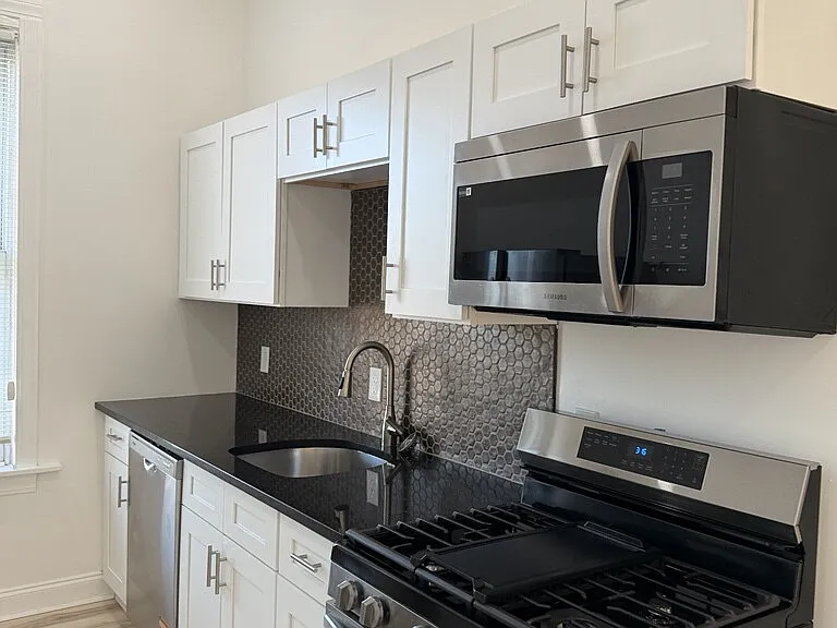 4417 Ashland Ave #B — Photo 6