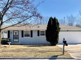1591 Arnold Dr, Green Bay, WI 54304